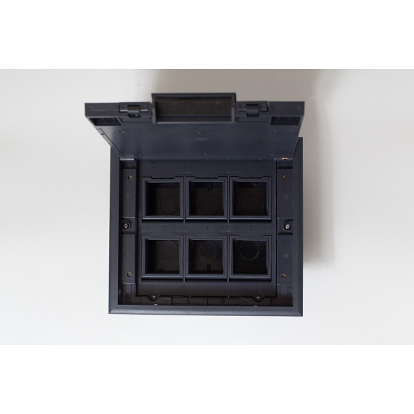 Люк на 6 розеток (45х45)